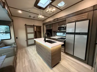 2021 GRAND DESIGN SOLITUDE S-CLASS photo 3