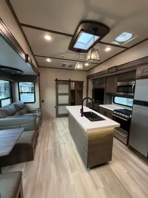 2021 GRAND DESIGN SOLITUDE S-CLASS photo 4