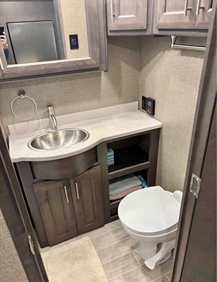 2022 THOR MOTOR COACH MIRAMAR photo 8