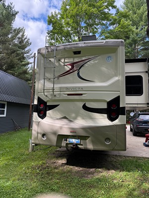 2021 HOLIDAY RAMBLER INVICTA photo 6