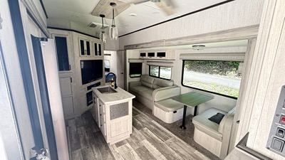 2022 FOREST RIVER SIERRA photo 5
