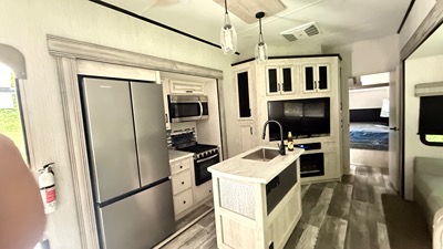 2022 FOREST RIVER SIERRA photo 4