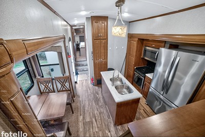 2018 FOREST RIVER CEDAR CREEK SILVERBACK photo 3