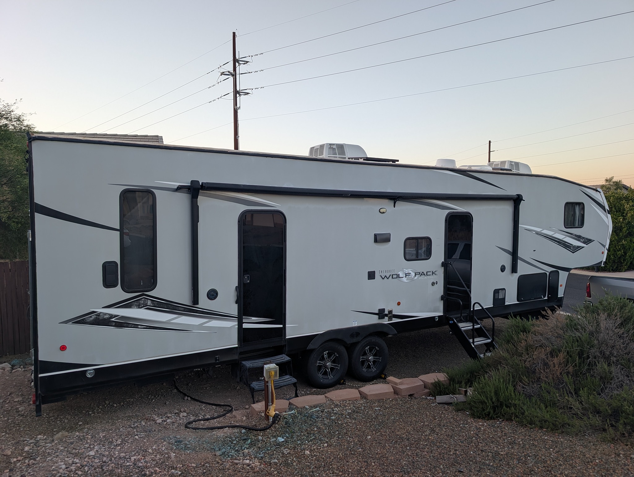 2021 FOREST RIVER CHEROKEE WOLF PACK exterior