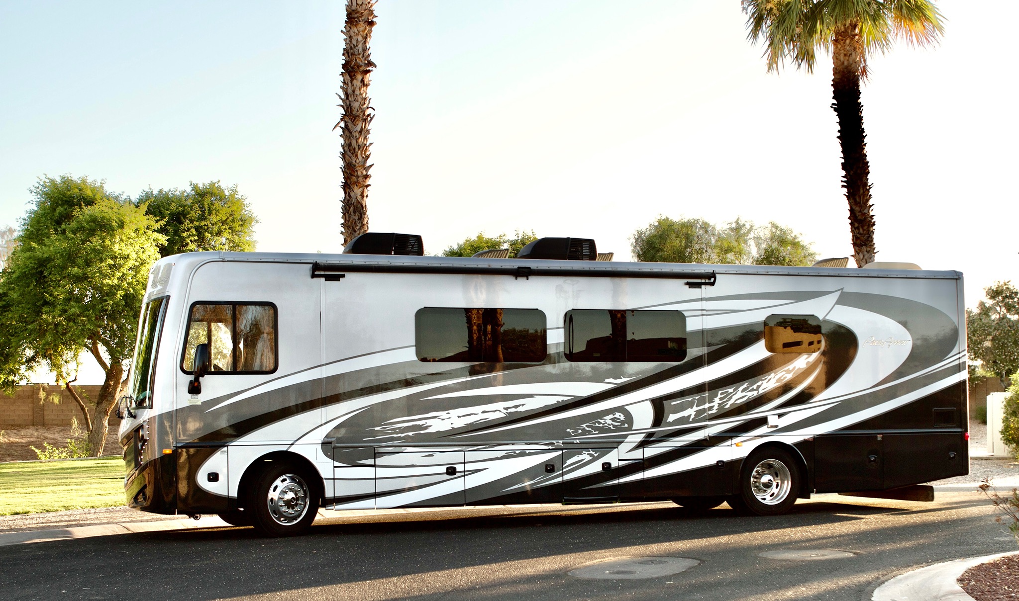 2021 FLEETWOOD PACE ARROW exterior