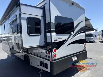 2018 Dynamax isata 3 photo 8