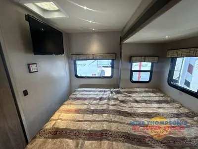 2018 Dynamax isata 3 photo 34