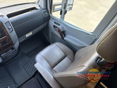 2018 Dynamax isata 3 photo 19