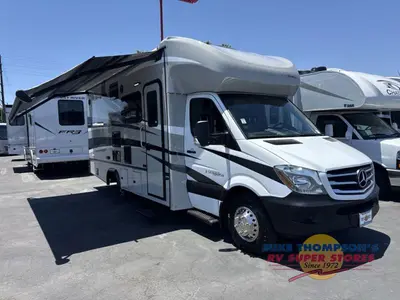 Used 2018 Dynamax isata 3 24FW
