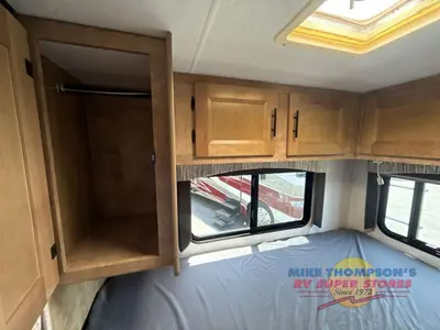 2021 Coachmen RV Leprechaun photo 35