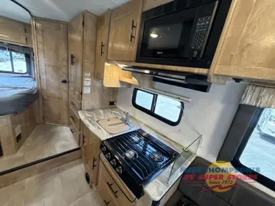 2021 Coachmen RV Leprechaun photo 26