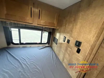 2021 Coachmen RV Leprechaun photo 34