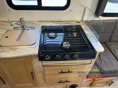 2021 Coachmen RV Leprechaun photo 28