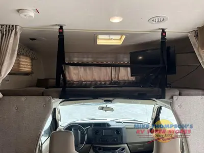 2020 Coachmen RV Leprechaun photo 21