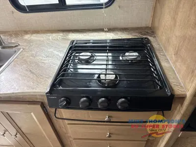 2020 Coachmen RV Leprechaun photo 29