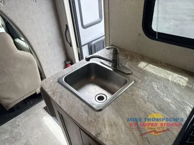 2020 Coachmen RV Leprechaun photo 31
