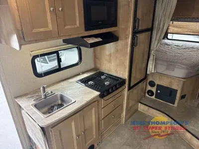 2020 Coachmen RV Leprechaun photo 27