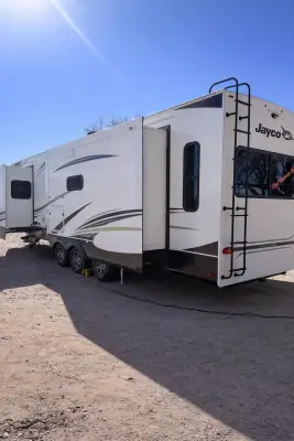 2021 EAGLE 330RSTS photo 3