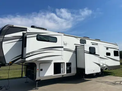 Used 2021 Jayco North Point 377RLBH