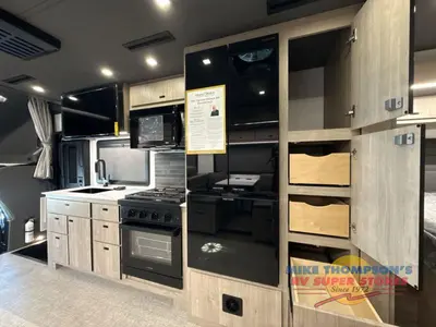 2027 Grand Design Lineage Series F photo 30