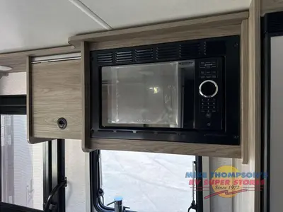 2027 Winnebago Ekko photo 18