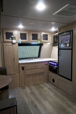2022 COACHMEN FREEDOM EXPRESS photo 4