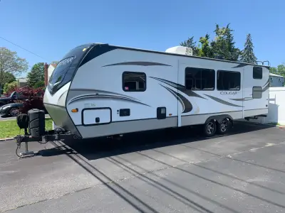 Used 2021 Keystone Cougar 29BHS
