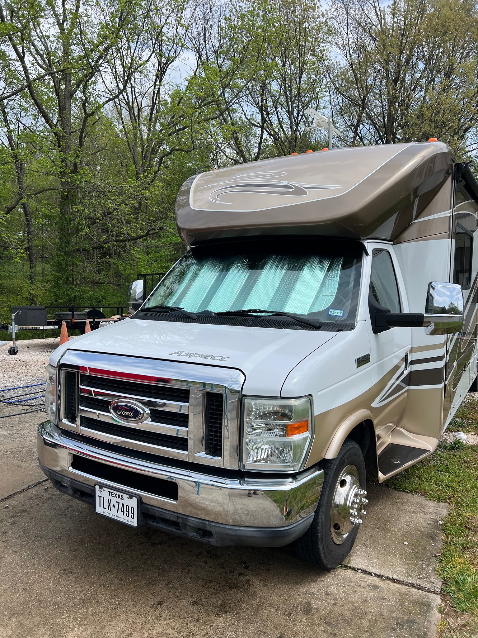 2011 WINNEBAGO ASPECT exterior