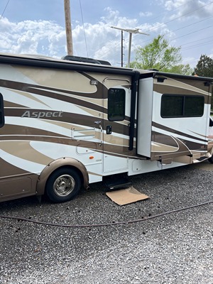 2011 WINNEBAGO ASPECT photo 3