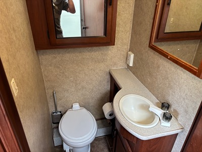 2011 FOREST RIVER SUNSEEKER photo 4