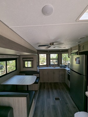 2023 COACHMEN CATALINA photo 4