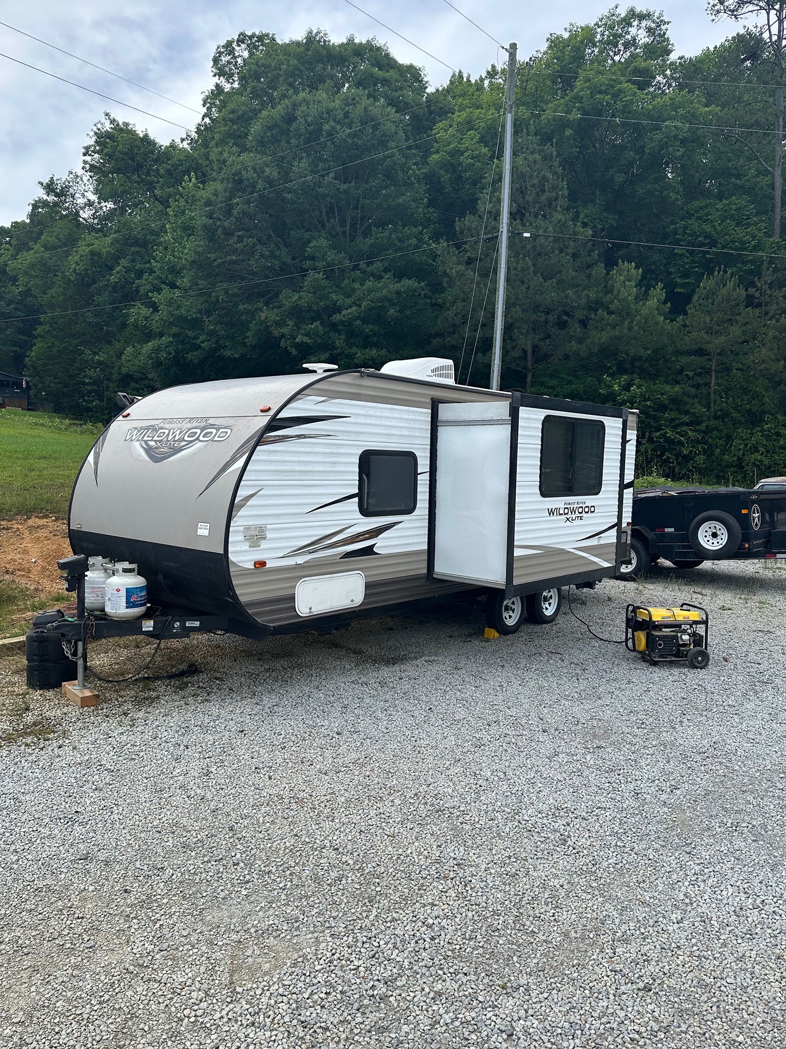 2018 FOREST RIVER WILDWOOD exterior