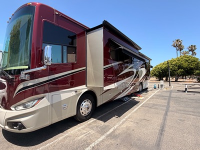 2015 TIFFIN MOTORHOMES PHAETON photo 2
