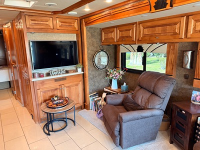 2015 TIFFIN MOTORHOMES PHAETON photo 11