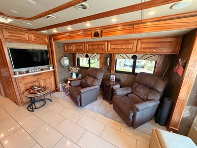 2015 TIFFIN MOTORHOMES PHAETON photo 10
