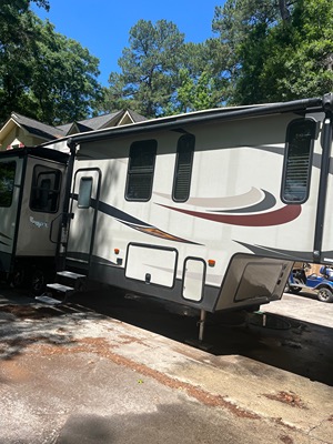 Used 2016 Keystone Sprinter Wide Body 298FWRLS