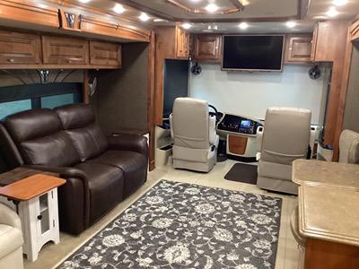 2016 TIFFIN MOTORHOMES PHAETON photo 9