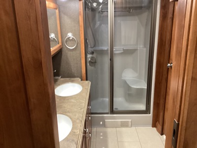 2016 TIFFIN MOTORHOMES PHAETON photo 6
