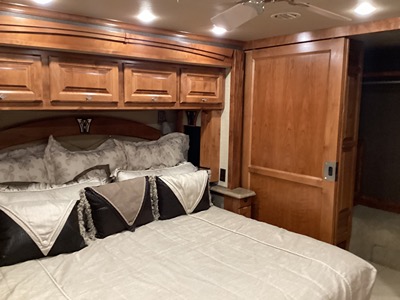 2016 TIFFIN MOTORHOMES PHAETON photo 8