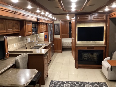 2016 TIFFIN MOTORHOMES PHAETON photo 3