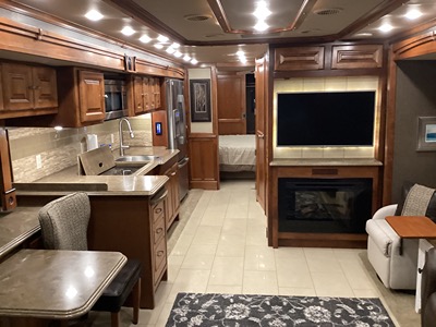 2016 TIFFIN MOTORHOMES PHAETON photo 10