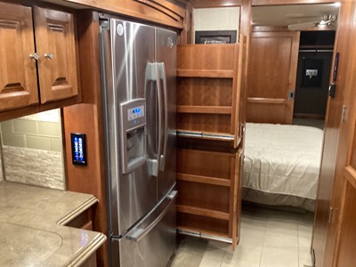 2016 TIFFIN MOTORHOMES PHAETON photo 4