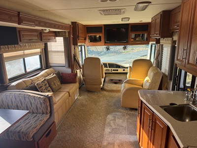 2011 FLEETWOOD SOUTHWIND photo 6