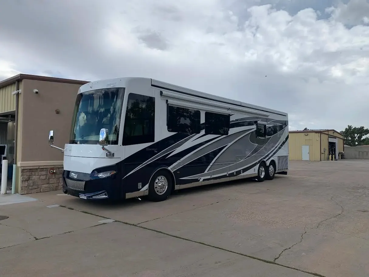 2021 NEWMAR ESSEX exterior