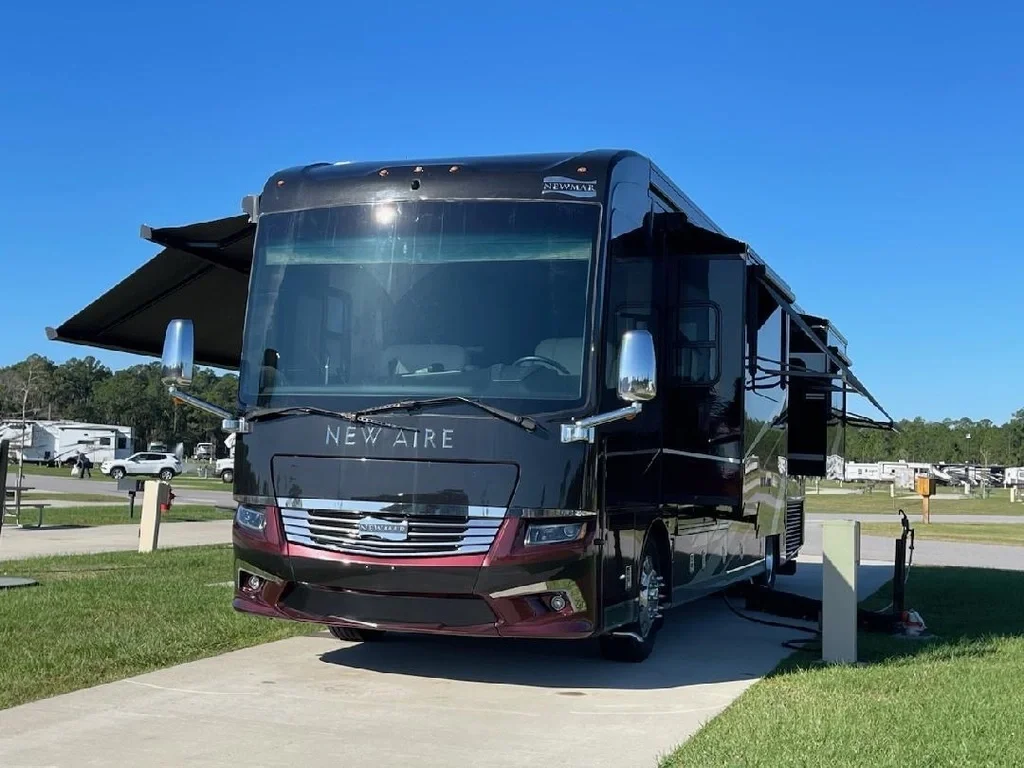 2021 NEWMAR NEW AIRE exterior