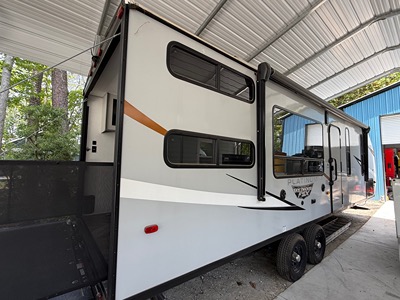 Used 2022 Forest River Wildwood WDT27