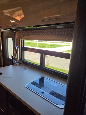 2018 THOR MOTOR COACH AXIS photo 6
