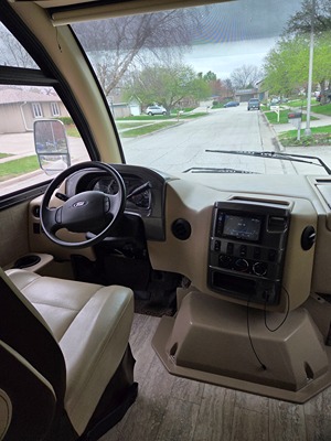 2018 THOR MOTOR COACH AXIS photo 2
