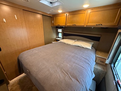 2016 THOR MOTOR COACH A C E photo 3