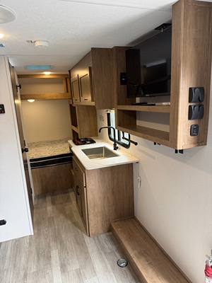 2024 COACHMEN FREEDOM EXPRESS photo 10